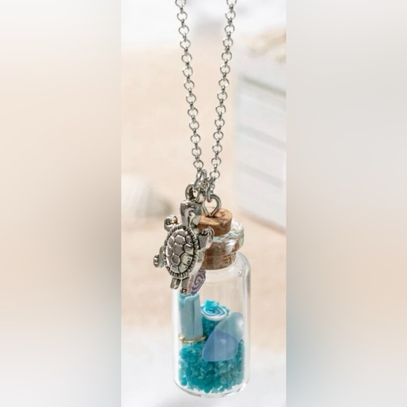 $4 LUMINOUS TURTLE BEACH NECKLACE: NEW. $4 IF BUNDLED - Picture 2 of 16